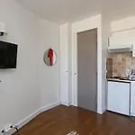 Apartment Overlooking The Tour Eiffel